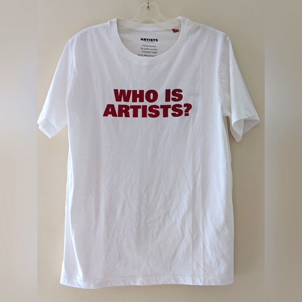 5/20$⭐ NEW ⭐ Artist T-shirt